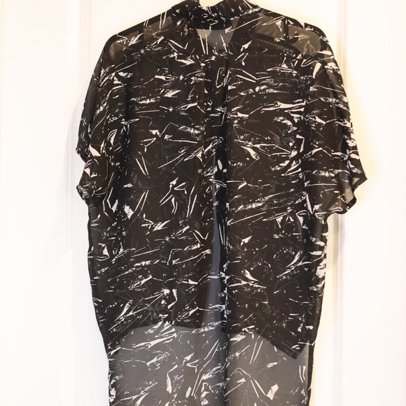 Factory by Erik Hart Sheer High-Low Button Up Short Sleeved Collared Shirt - Picture 5 of 6